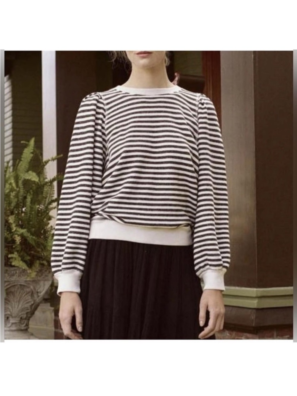 THE GREAT. Cream and gray striped terry sweatshirt puff sleeve size 3 (large)